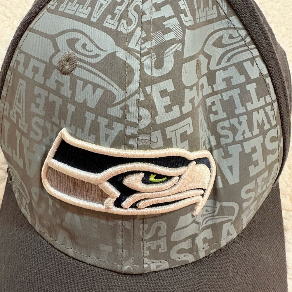 New Era 39THIRTY Cap with Black and Gray SIZE M-L